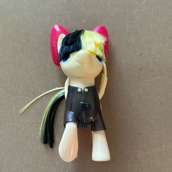 Hasbro Other - EUC My Little Pony The Movie singing songbird serenade SIA musical toy & outfit